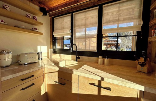 Gstaad Ski Chalet | Cozy 3-Bedroom Chalet in the Heart of Gstaad