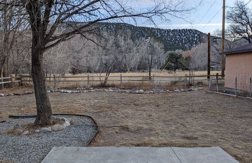 Salida House | Cozy 3 bedroom house- 20 min to Monarch mountain! - Special for NOV and DEC!