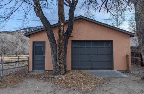 Salida House | Cozy 3 bedroom house- 20 min to Monarch mountain! - Special for NOV and DEC!