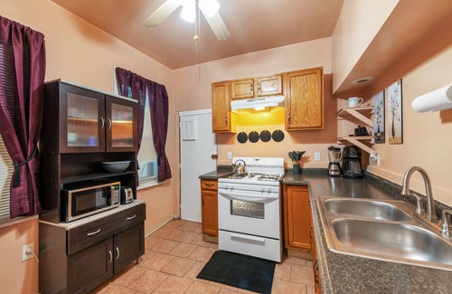 North Philadelphia House | Cozy 3-Bedroom Haven: Your Perfect Retreat Steps Away from La Salle University!