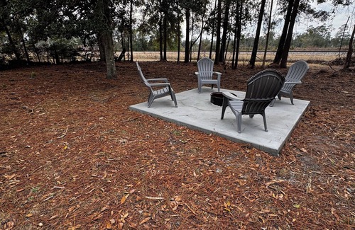 Folkston House | Cozy 3 Bedroom House Next To The Train Tracks