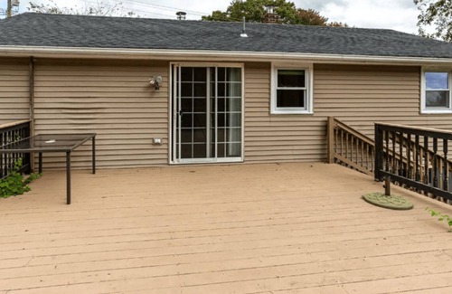 Montville House | Cozy 3-bedroom house near Mystic and Mohegan & Foxwood Casinos!