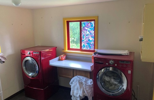 McGrath House | Cozy 3-bedroom house with AC and WiFi in welcoming McGrath