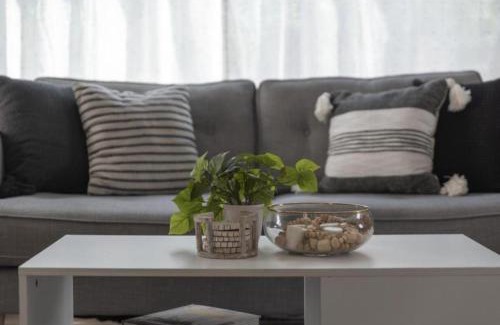 Euclid House | Cozy 3-Bedroom Near Cleveland