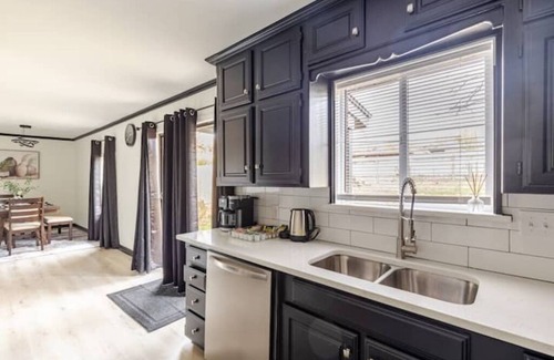 Bedford House | Cozy 3-bedroom near DFW airport and AT & T Stadium