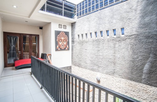 By Pass Ngurah Rai Villa | Cozy 3 Bedroom Villa w/Pool in Jimbaran