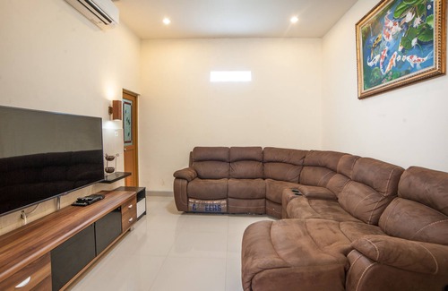 By Pass Ngurah Rai Villa | Cozy 3 Bedroom Villa w/Pool in Jimbaran