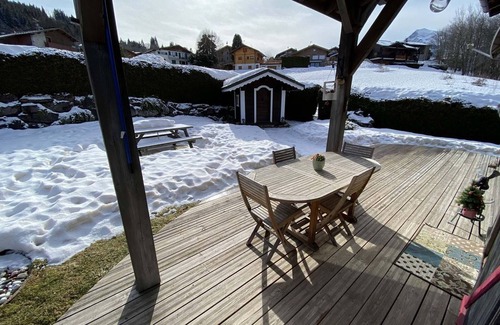 Les Carroz-d'Araches Ski Chalet | Cozy 3-BR Chalet in Quiet Area - Near Slopes, Fireplace, WiFi, Garage