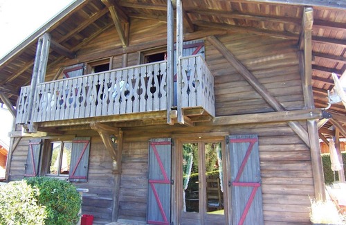 Les Carroz-d'Araches Ski Chalet | Cozy 3-BR Chalet in Quiet Area - Near Slopes, Fireplace, WiFi, Garage