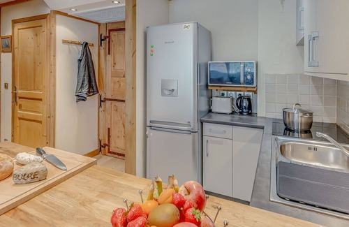 Les Almes Apartment | Cozy 3-Room Apt for 6 with Balcony in Tignes - 100m from Ski Lifts