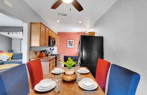 Peter Howell House | Cozy 3br 2bath with and Fully Fenced Yard !