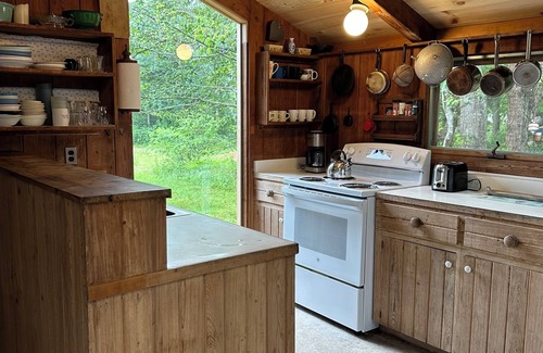 West Tisbury Cottage | Cozy 3BR Cottage with Lambert's Cove Beach access