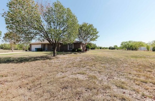 Oak Point House | Cozy 3BR Family Home with Large Yard, Sleeps 7