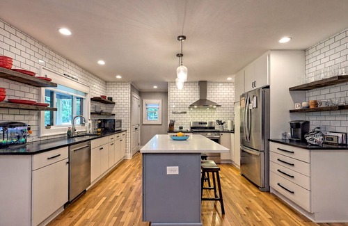 Clarkesville House | Cozy 3BR Getaway, Lake access, Fire Pit, Trails