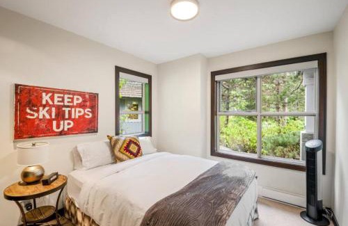 Blackcomb House | Cozy 3BR Home, Sleeps 6 ,Hot Tub, Patio, BBQ, Free Parking