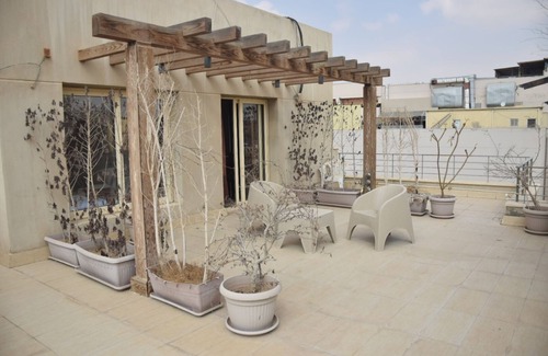 New Cairo House | Cozy 3BR Penthouse 200m at The Village Compound near AUC & Point 90 Mall