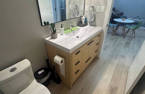 Fort Gary House | Cozy 3BR Suite at Winnipeg South