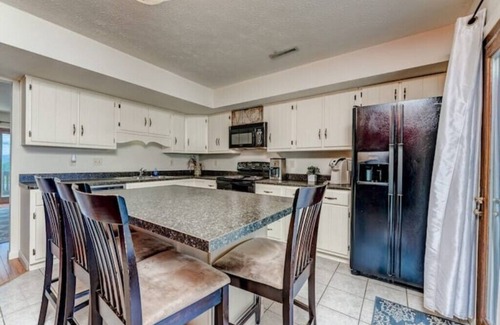 Morgantown House | Cozy 3BR Townhome-short walk to stadium & hospital