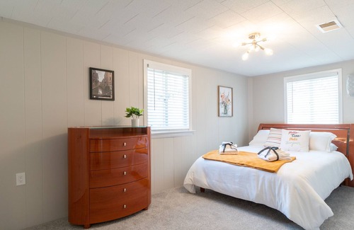 High Bridge House | Cozy 4 Bdrm/2 Bath Home - Ideal For Extended Stays