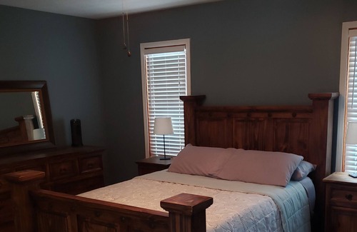 Farwell House | Cozy 4 Bedroom Cabin Nestled in the Beautiful Central Michigan