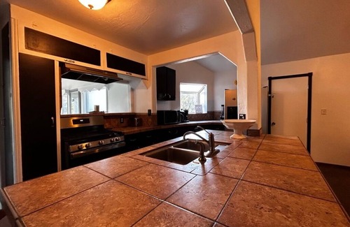 Nice House | Cozy 4-bedroom house in pleasant Nice with AC, WiFi beautiful view of the lake