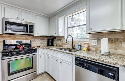 Grogan's Mill House | Cozy 4-bedroom house in The Woodlands TX. Check it out for yourself!