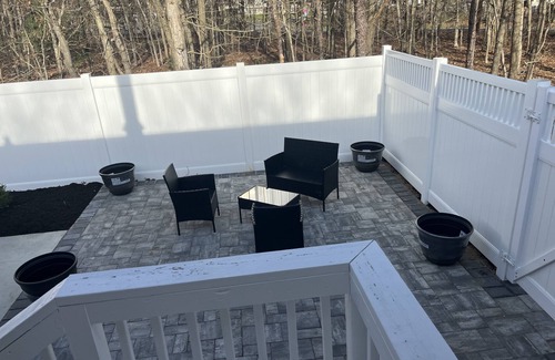 Centereach House | Cozy 4-bedroom house with AC and WiFi in Centereach, New York.