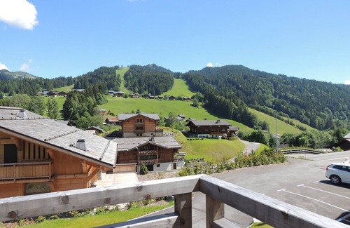 Les Gets Ski Chalet | Cozy 4* chalet in Les Gets, 3 levels, 6 pers., terrace, wood stove, wifi
