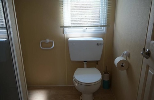 Ouwerkerk House | Cozy 4-person mobile home in Ouwerkerk within walking distance of the Eastern Scheldt