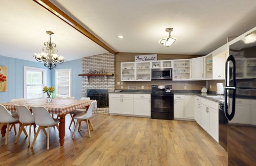 Bent Creek House | Cozy 4BR near Asheville biking and hiking