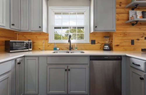 Grandview House | Cozy 5BR Home 4KingBeds+Arcade/Wifi