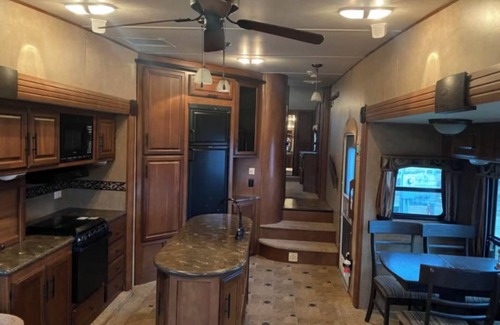 Onamia House | Cozy 5th wheel RV across Mille Lacs lake