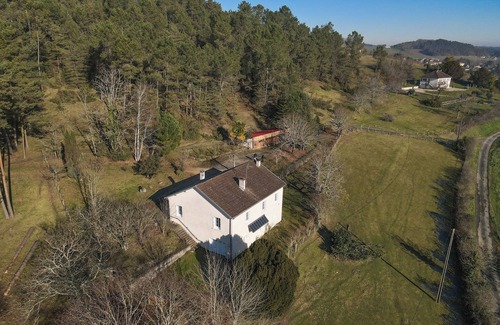 Agonac House | Cozy 6-Person House – Garden, Fireplace, and Close to Brantôme and Historical Sites
