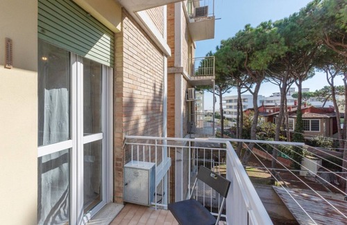 Lido degli Estensi Apartment | Cozy 60 sqm apartment with balcony, which can comfortably accommodate up to 4 people, located on the second floor (with lift NOT suitable for disabled people) of a renovated modern building. The property enjoys a privileged position in "Lido degli Estens