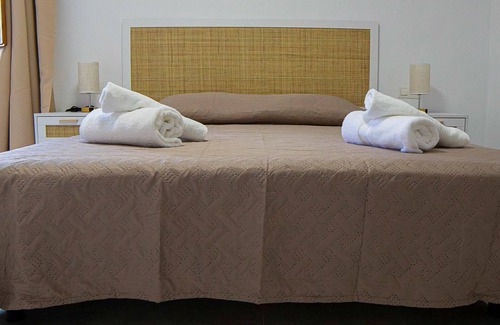 Baza Apartment | Cozy accommodation in Baza with essential amenities