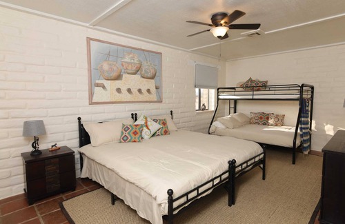 Pahrump House | Cozy Adobe Summary: O