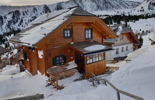 Falkert Ski Chalet | Cozy alpine hut at 1900m on the Heidi-Alm and in winter on the slopes