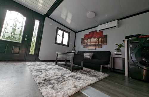 Nacogdoches House | Cozy and accommodating tiny home in Nacogdoches, Texas.