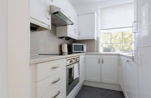 Brompton & Hans Town House | Cozy and bright 1 bed apartment in Knightsbridge