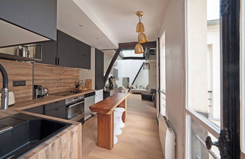 Paris City Center Apartment | COZY AND BRIGHT FLAT IN MONTORGUEIL AREA WITH AC