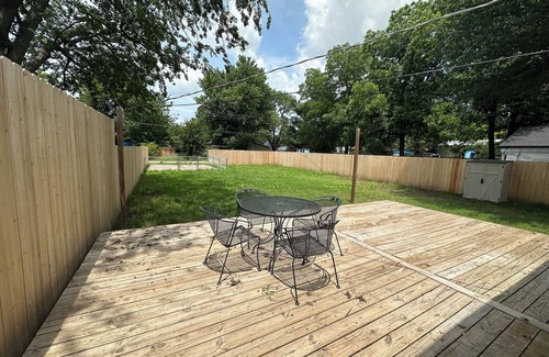 Norman House | Cozy and charming 2-bedroom house in Norman with EV charger. Close to downtown.