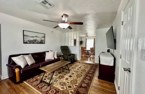 Norman House | Cozy and charming 2-bedroom house in Norman with EV charger. Close to downtown.