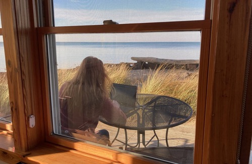 Porter Beach Cottage | Cozy and Charming Beach Getaway on Lovely Lake Michigan
