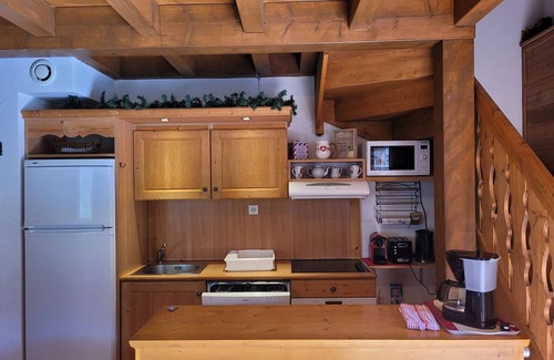 Pra Loup Ski Chalet | Cozy and Charming Half-Chalet for 6 with South-Facing Terrace