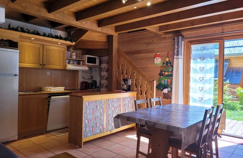 Pra Loup Ski Chalet | Cozy and Charming Half-Chalet for 6 with South-Facing Terrace