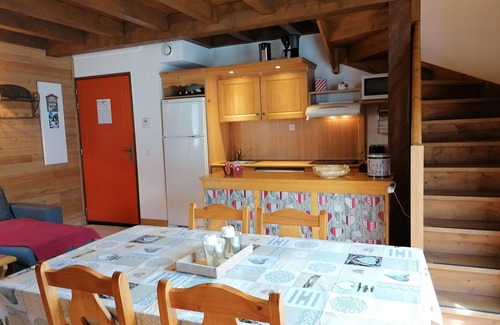 Pra Loup Ski Chalet | Cozy and Charming Half-Chalet for 6 with South-Facing Terrace