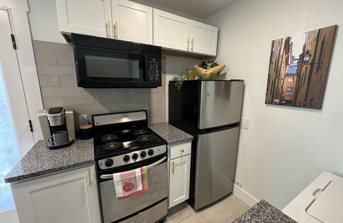 Winter Park Apartment | Cozy and Chic Winter Park Studio which is conveniently located just for you