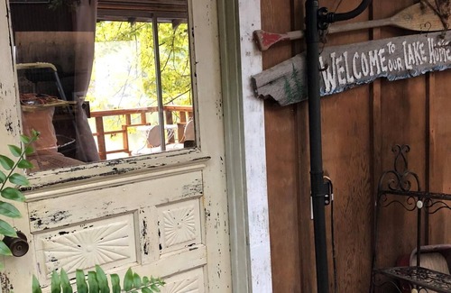 Genoa Cabin | Cozy and comfortable 1 bedroom 1 bath rustic cabin