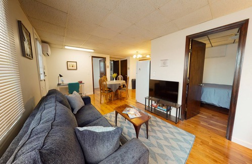 Weeks Mills House | Cozy and comfortable lakefront duplex with swimming dock & WiFi - dogs welcome