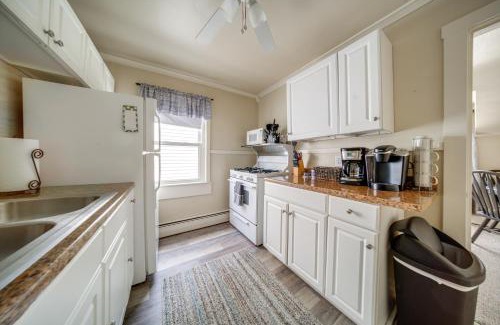 Erie Apartment | Cozy and Convenient Erie Apartment 3 Mi to Beach!